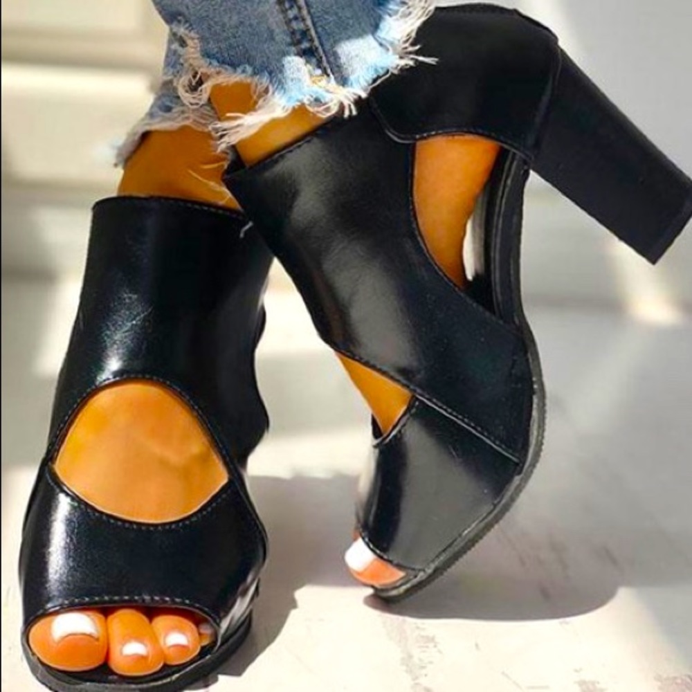 LOOKING FOR THESE IN SIZE 5, 5.5. Patent